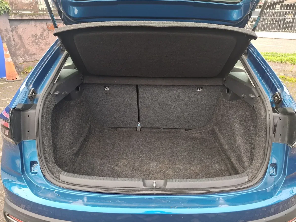 Volkswagen Nivus 1.0 Tsi Comfortline 4x2 At 5p año 2023