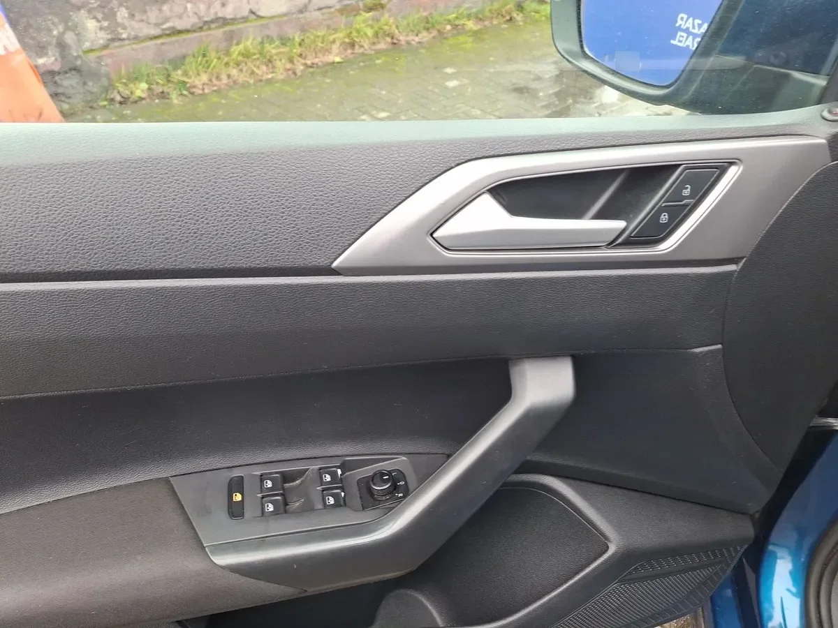 Volkswagen Nivus 1.0 Tsi Comfortline 4x2 At 5p año 2023