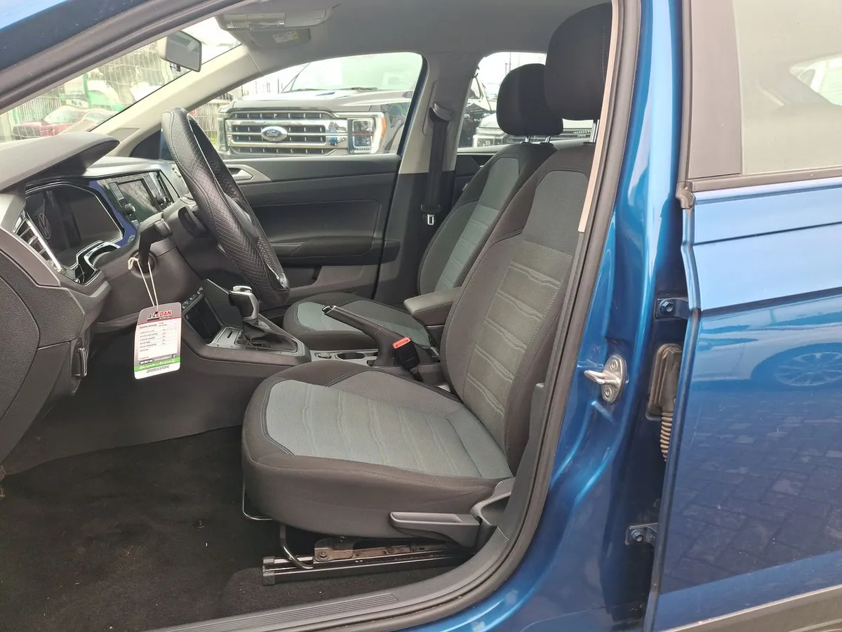 Volkswagen Nivus 1.0 Tsi Comfortline 4x2 At 5p año 2023
