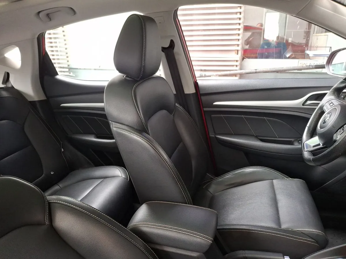 MG Mg Zs 1.5 Comfort 4x2 At 5p año 2023