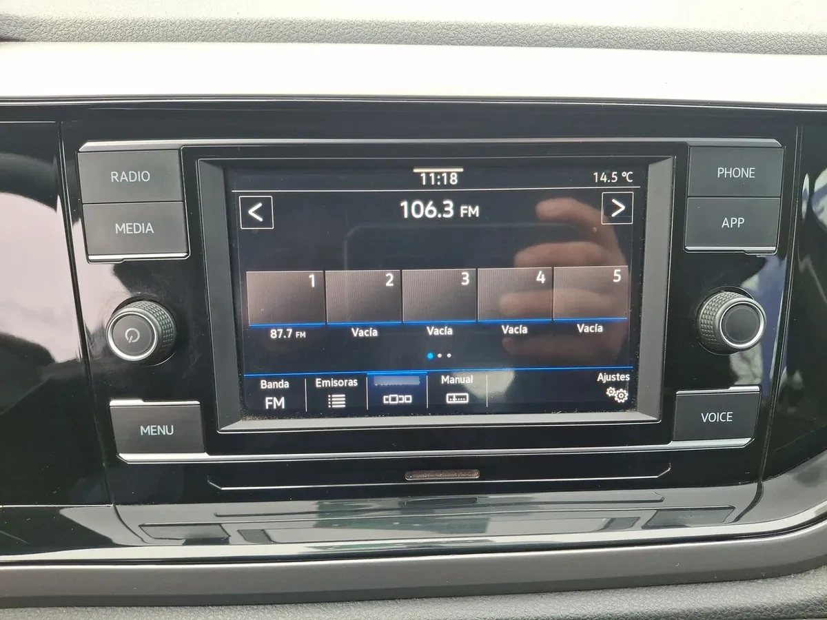 Volkswagen Nivus 1.0 Tsi Comfortline 4x2 At 5p año 2023