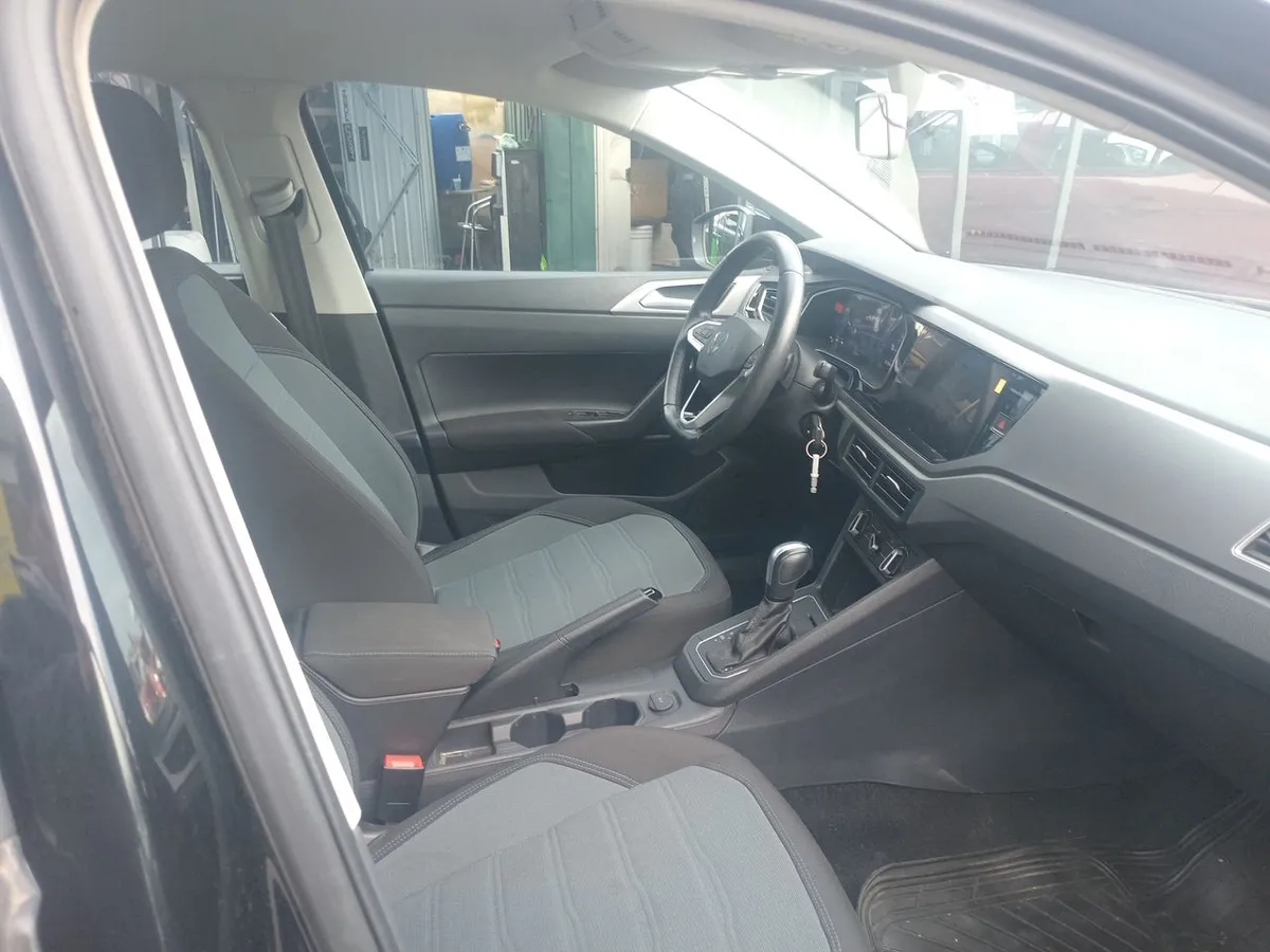 Volkswagen Nivus 1.0 Tsi Comfortline 4x2 At 5p año 2023