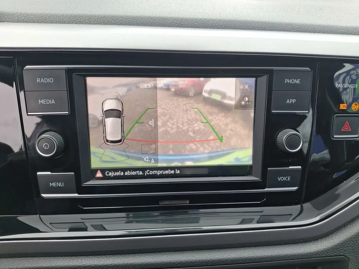 Volkswagen Nivus 1.0 Tsi Comfortline 4x2 At 5p año 2023