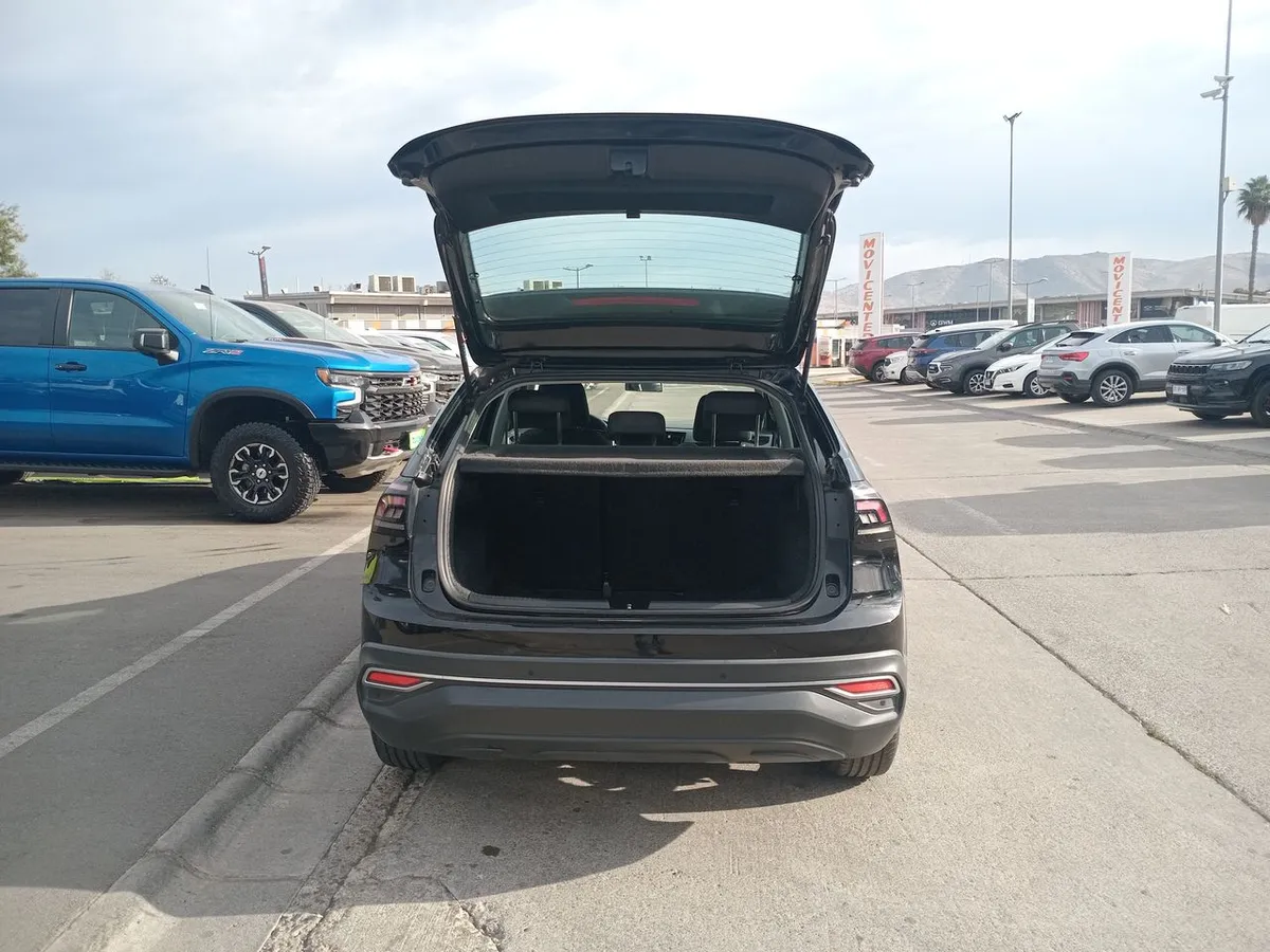 Volkswagen Nivus 1.0 Tsi Comfortline 4x2 At 5p año 2023