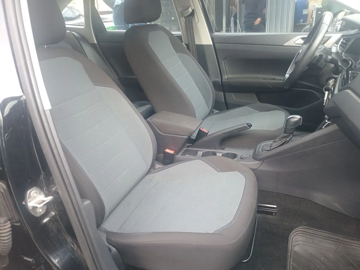 Volkswagen Nivus 1.0 Tsi Comfortline 4x2 At 5p año 2023