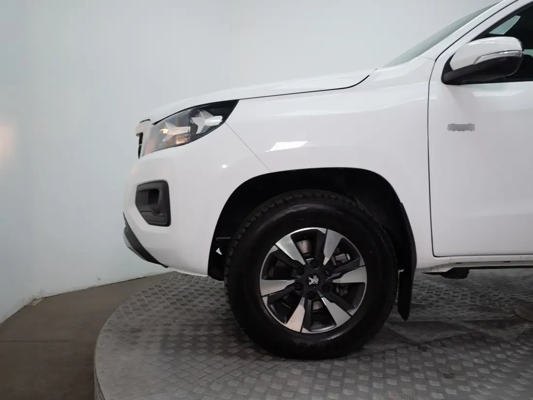 Peugeot Landtrek Landtrek 2.2 Active Bluehdi Diesel 4x4 180hp Mt 4p año 2025