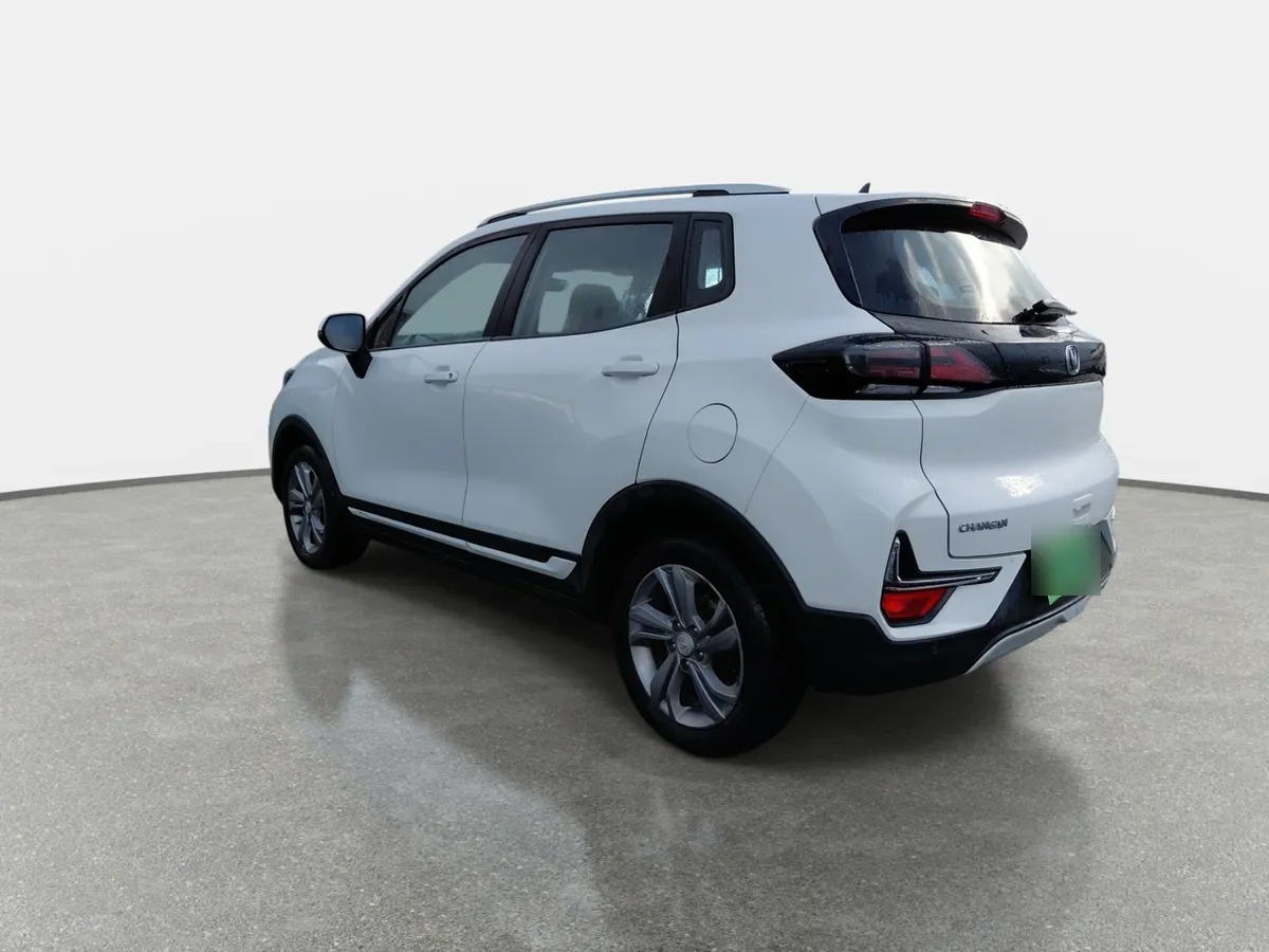 Changan Cs15 1.5 Luxury 4x2 Mt 5p año 2023