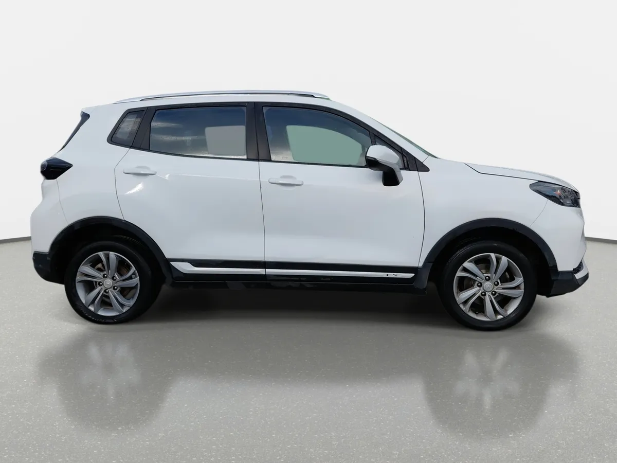 Changan Cs15 1.5 Luxury 4x2 Mt 5p año 2023