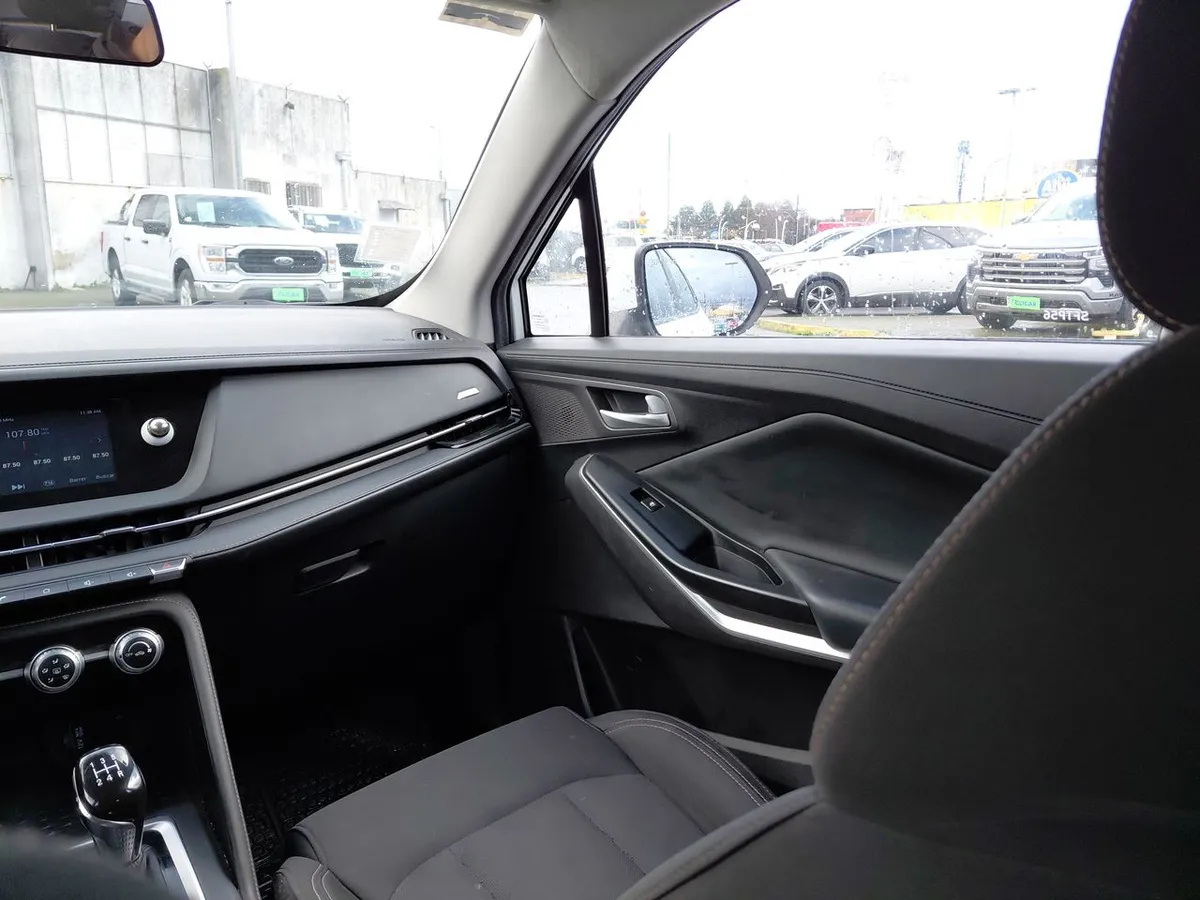 Changan Cs15 1.5 Luxury 4x2 Mt 5p año 2023