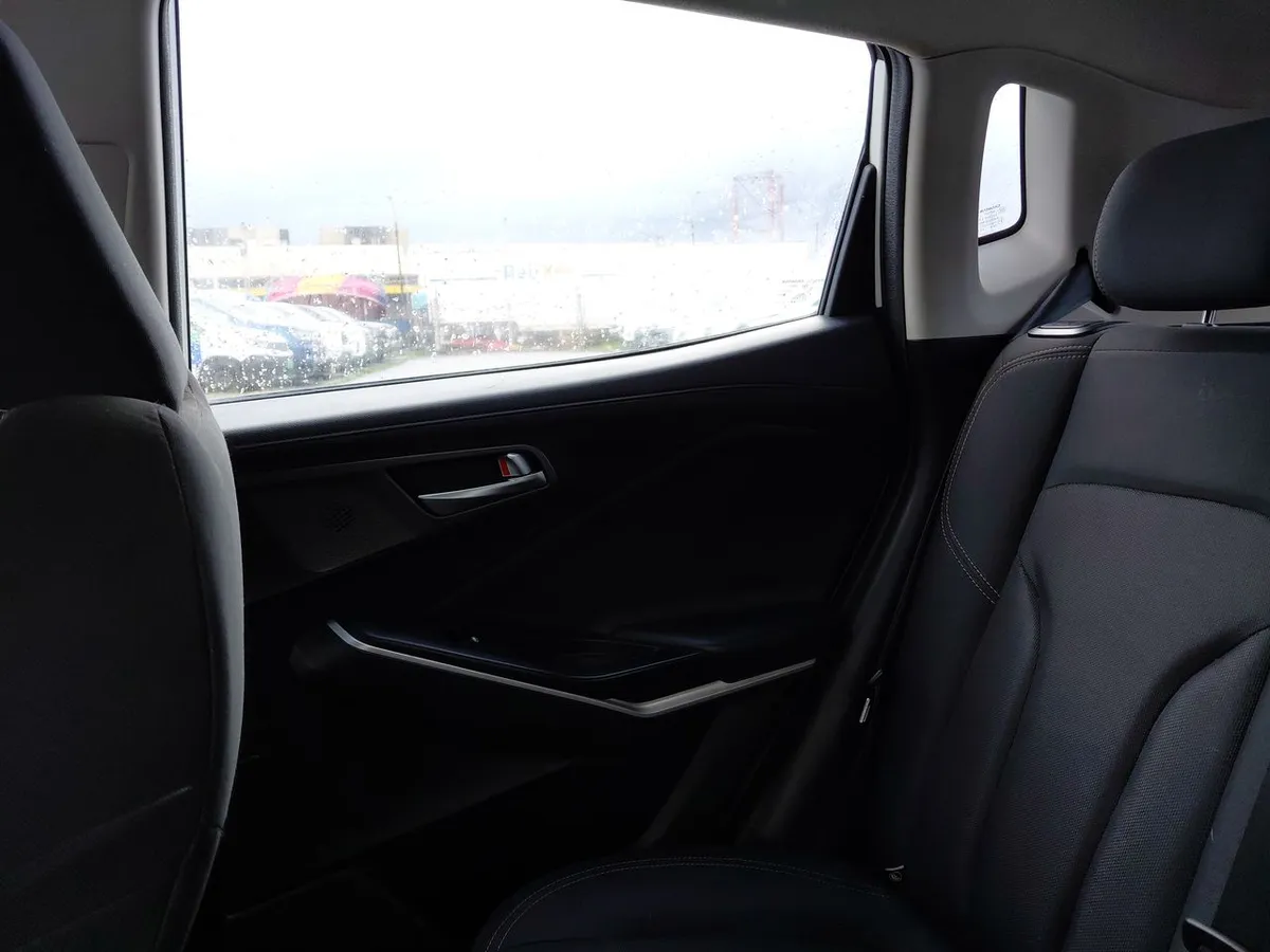 Changan Cs15 1.5 Luxury 4x2 Mt 5p año 2023