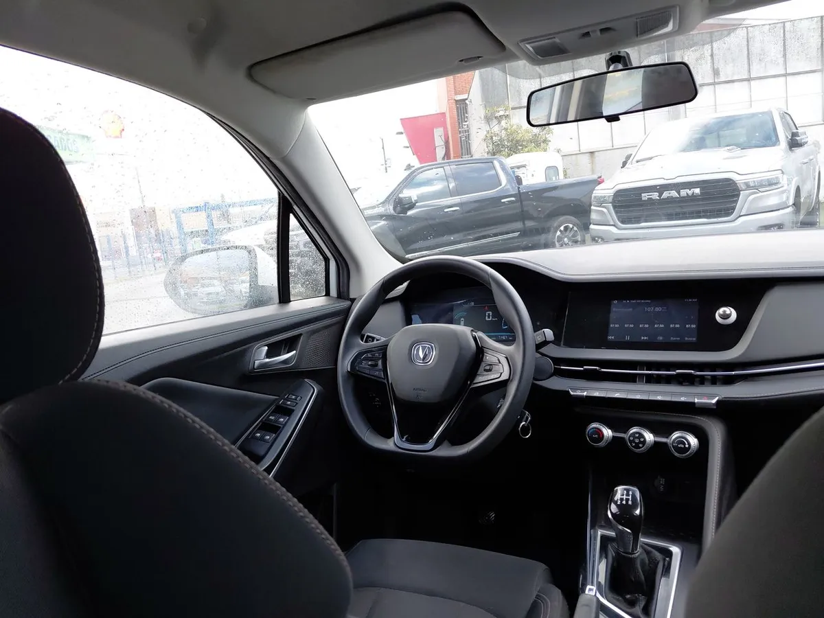Changan Cs15 1.5 Luxury 4x2 Mt 5p año 2023