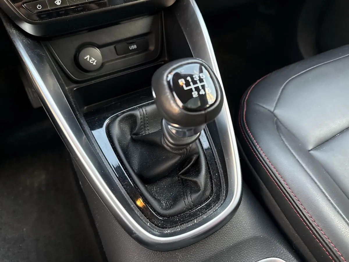 Chevrolet Groove 1.5 Premier R 4x2 Mt 5p año 2024