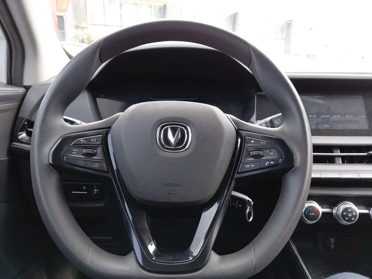 Changan Cs15 1.5 Luxury 4x2 Mt 5p año 2023