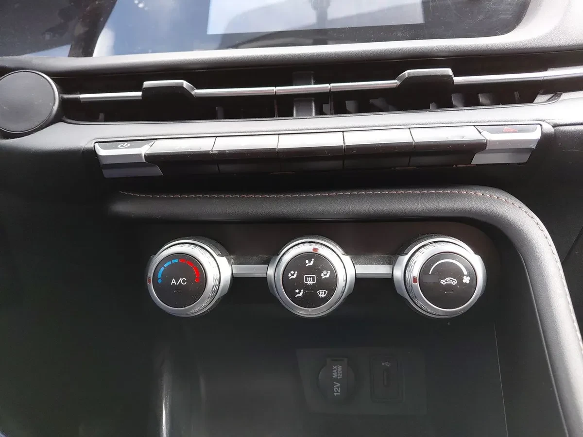 Changan Cs15 1.5 Luxury 4x2 Mt 5p año 2023