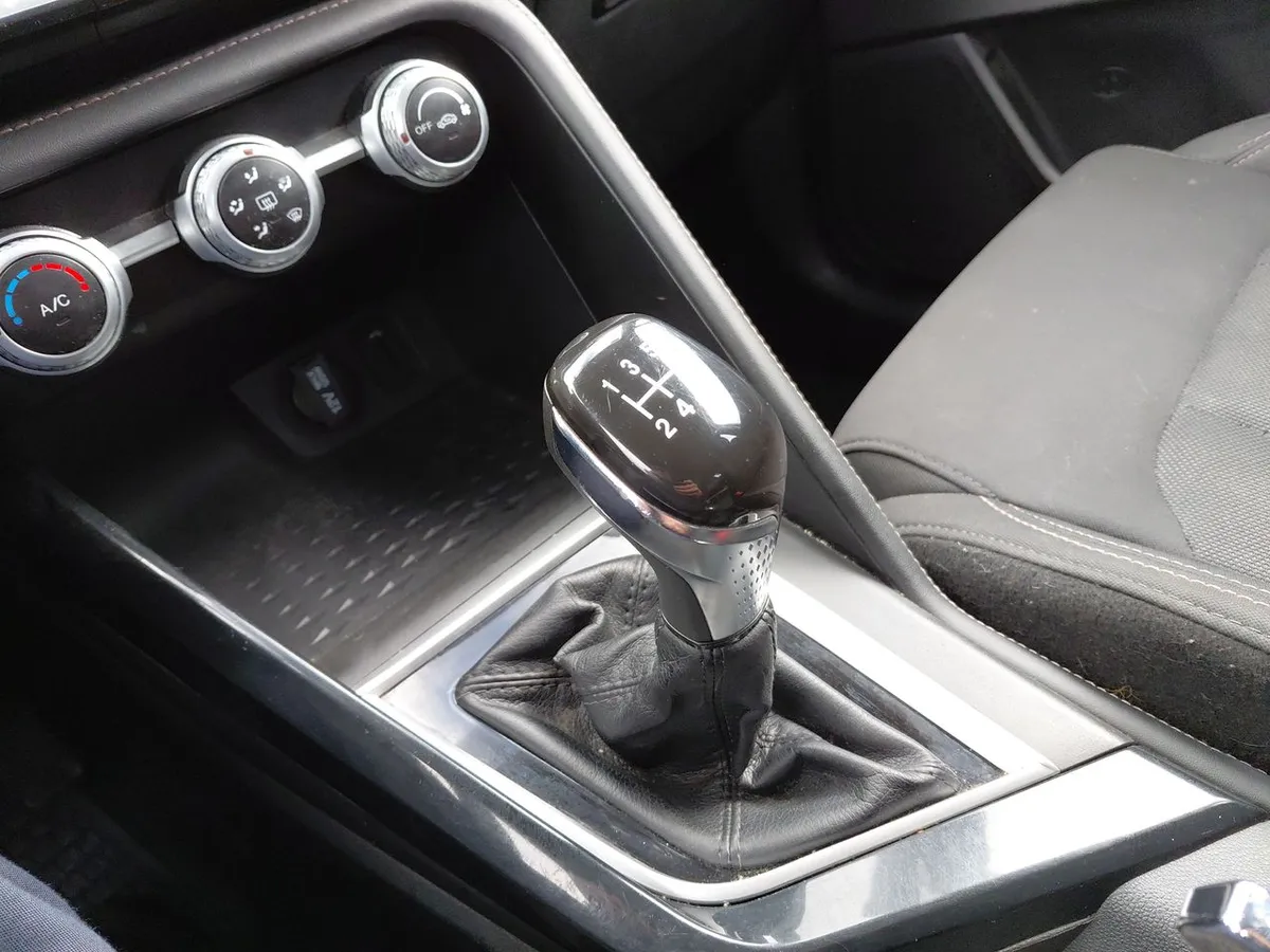 Changan Cs15 1.5 Luxury 4x2 Mt 5p año 2023