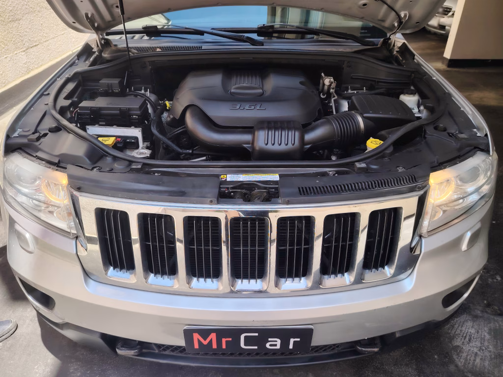 Jeep Grand Cherokee Laredo año 2011