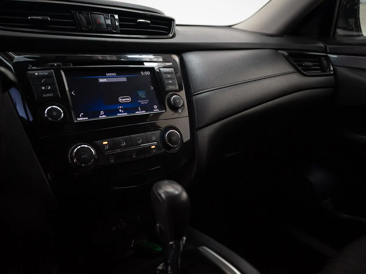 Nissan X-Trail X-Trail 2.5 Sense 4x2 3row Cvt At 5p año 2023