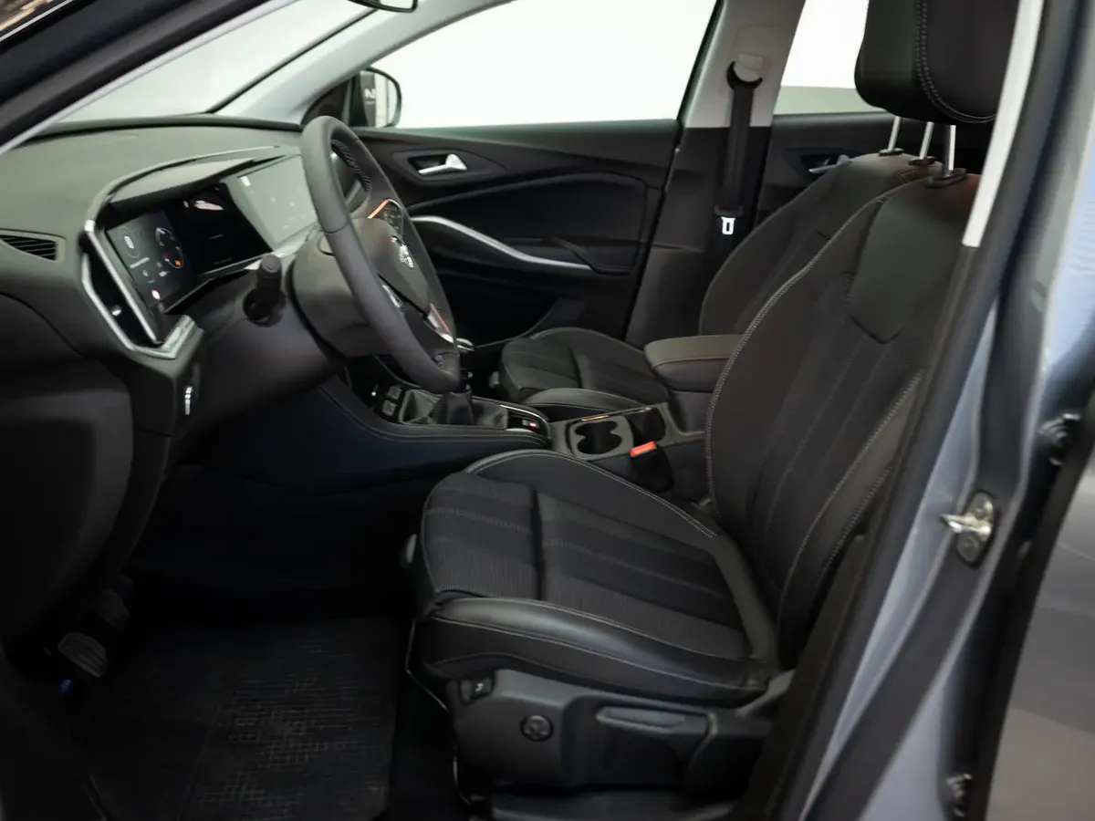 Opel New Grandland Grandland Gs Gasolina 130hp Mt año 2025
