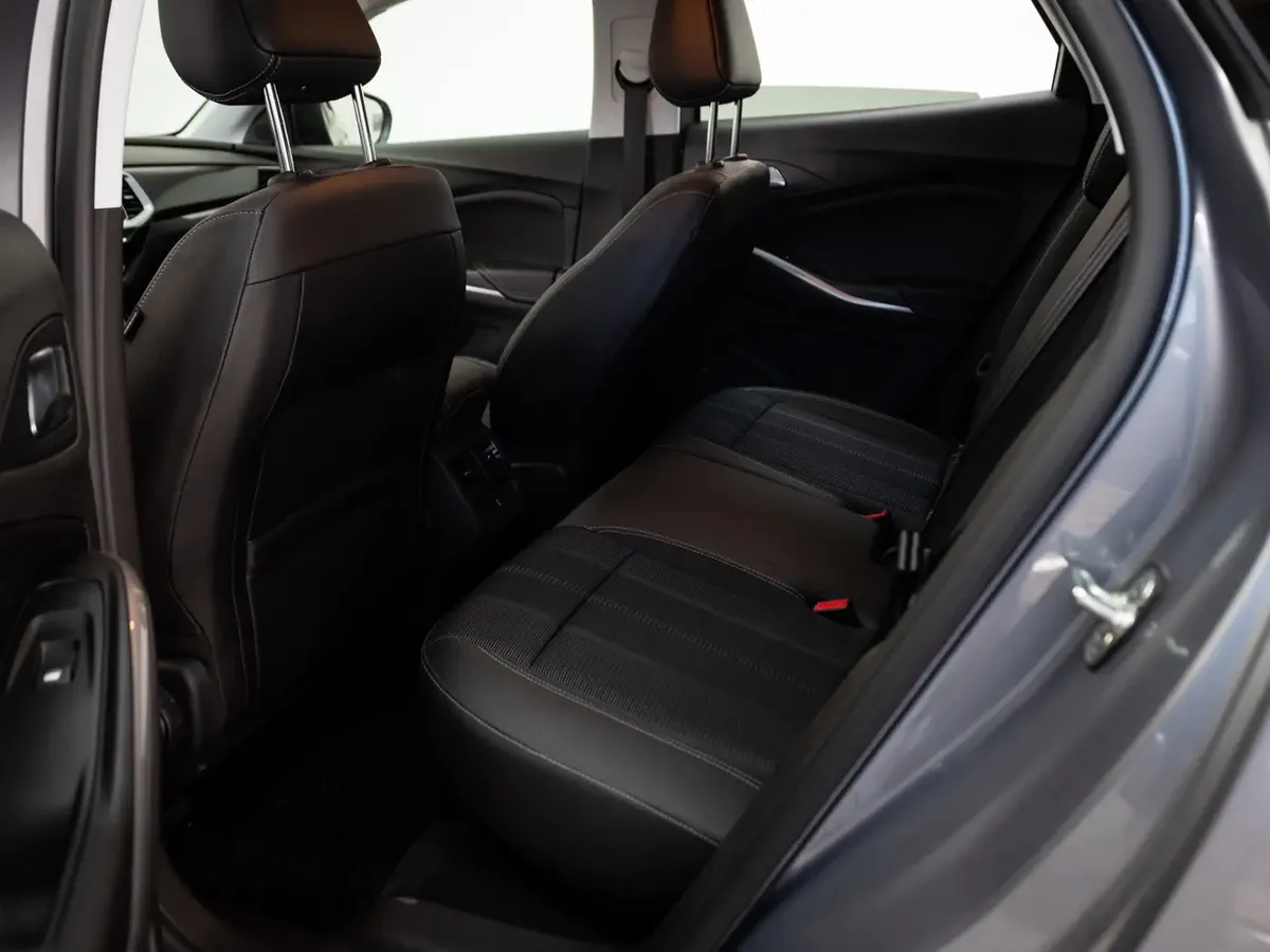 Opel New Grandland Grandland Gs Gasolina 130hp Mt año 2025