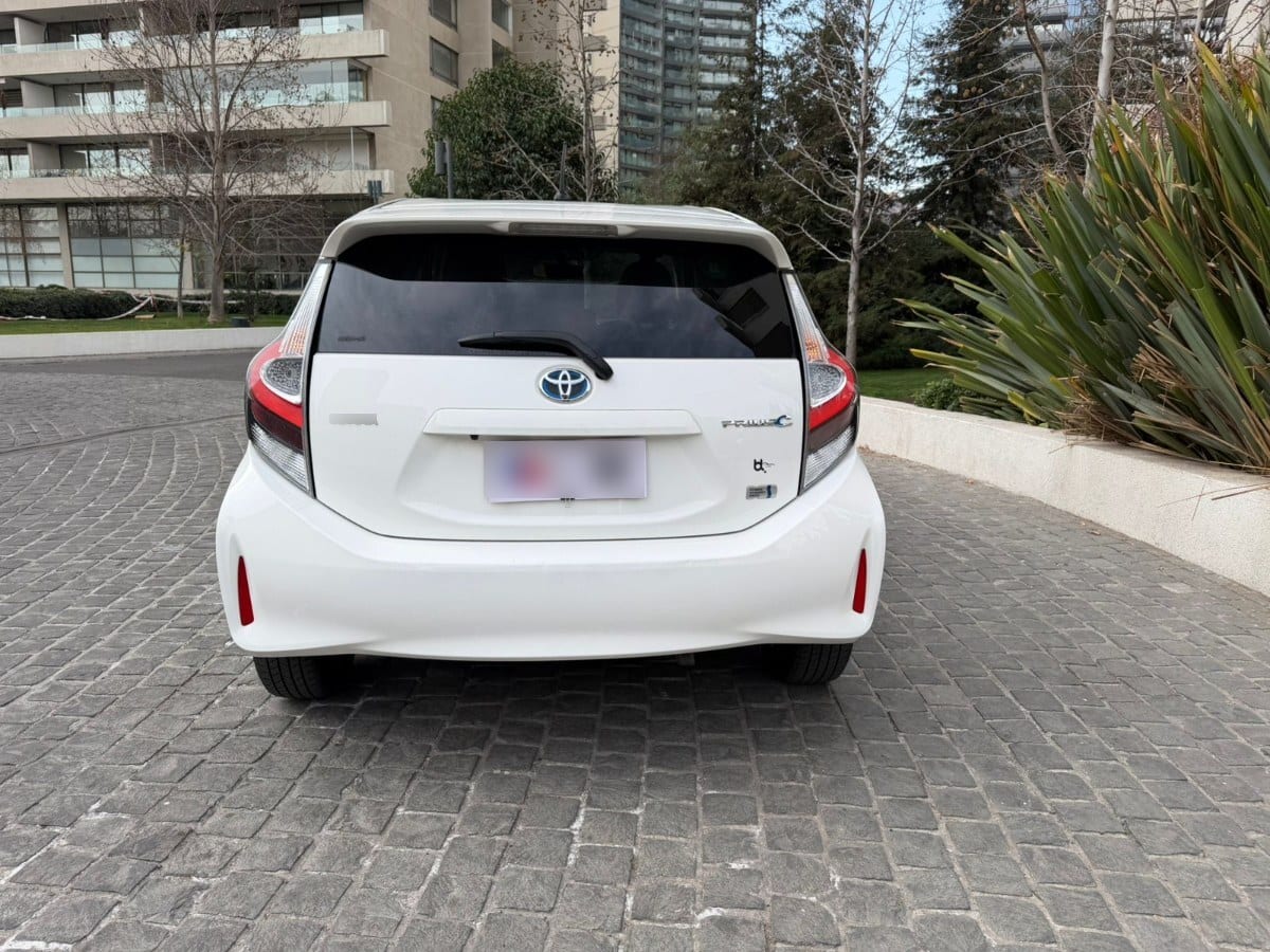 Toyota Prius C Hb 1.5 año 2021