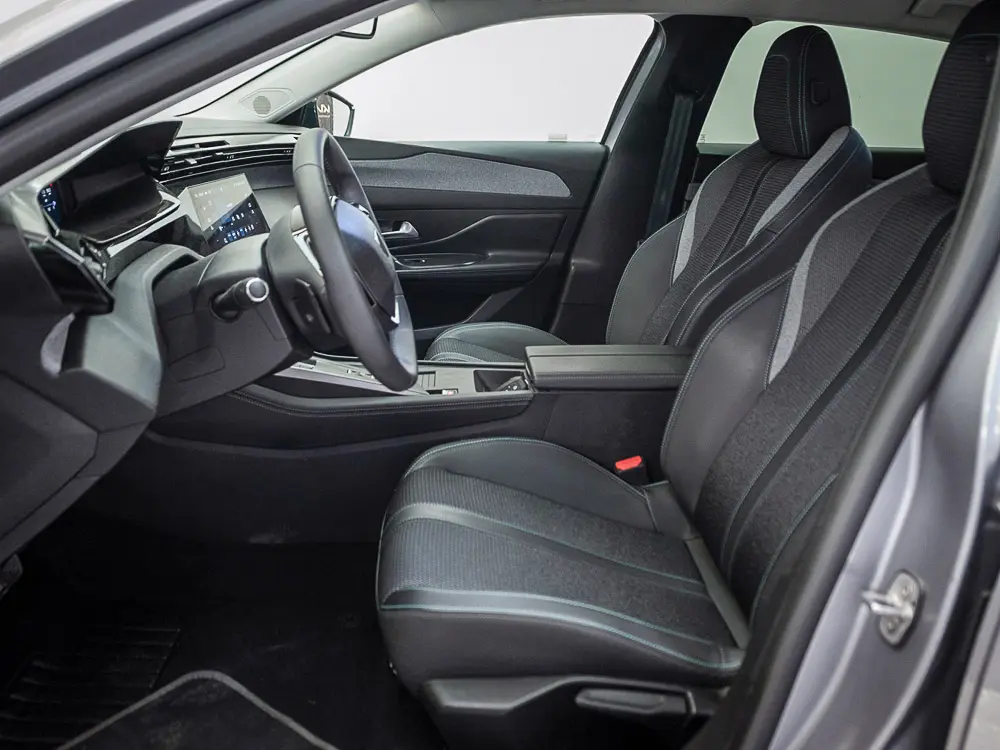 Peugeot 308 308 1.5 Allure Pack Bluehdi 130 At Diesel año 2025