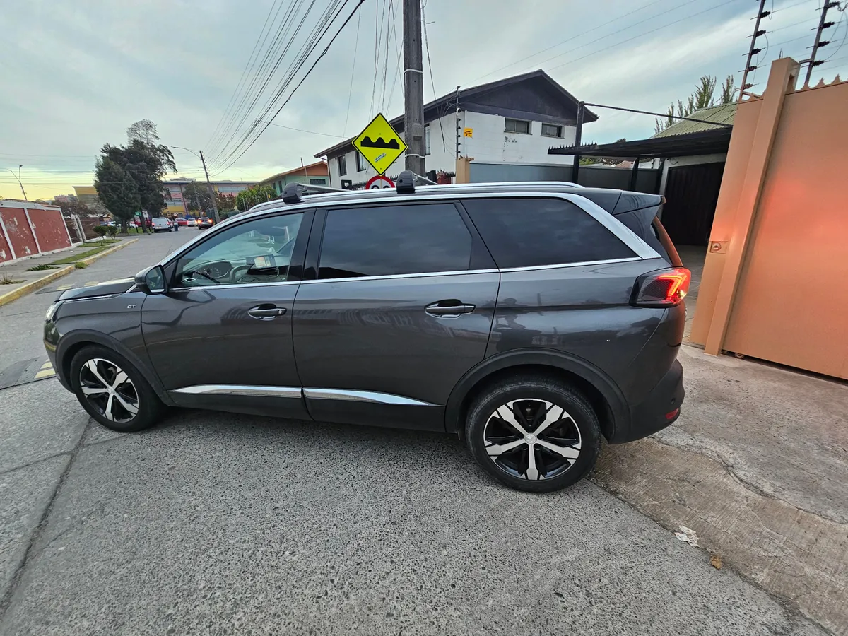 PEUGEOT 5008 1.6 Allure Thp 165 At año 2021
