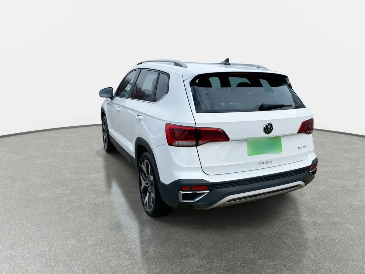 Volkswagen Taos 1.4 Tsi Highline 4x2 At 5p año 2024