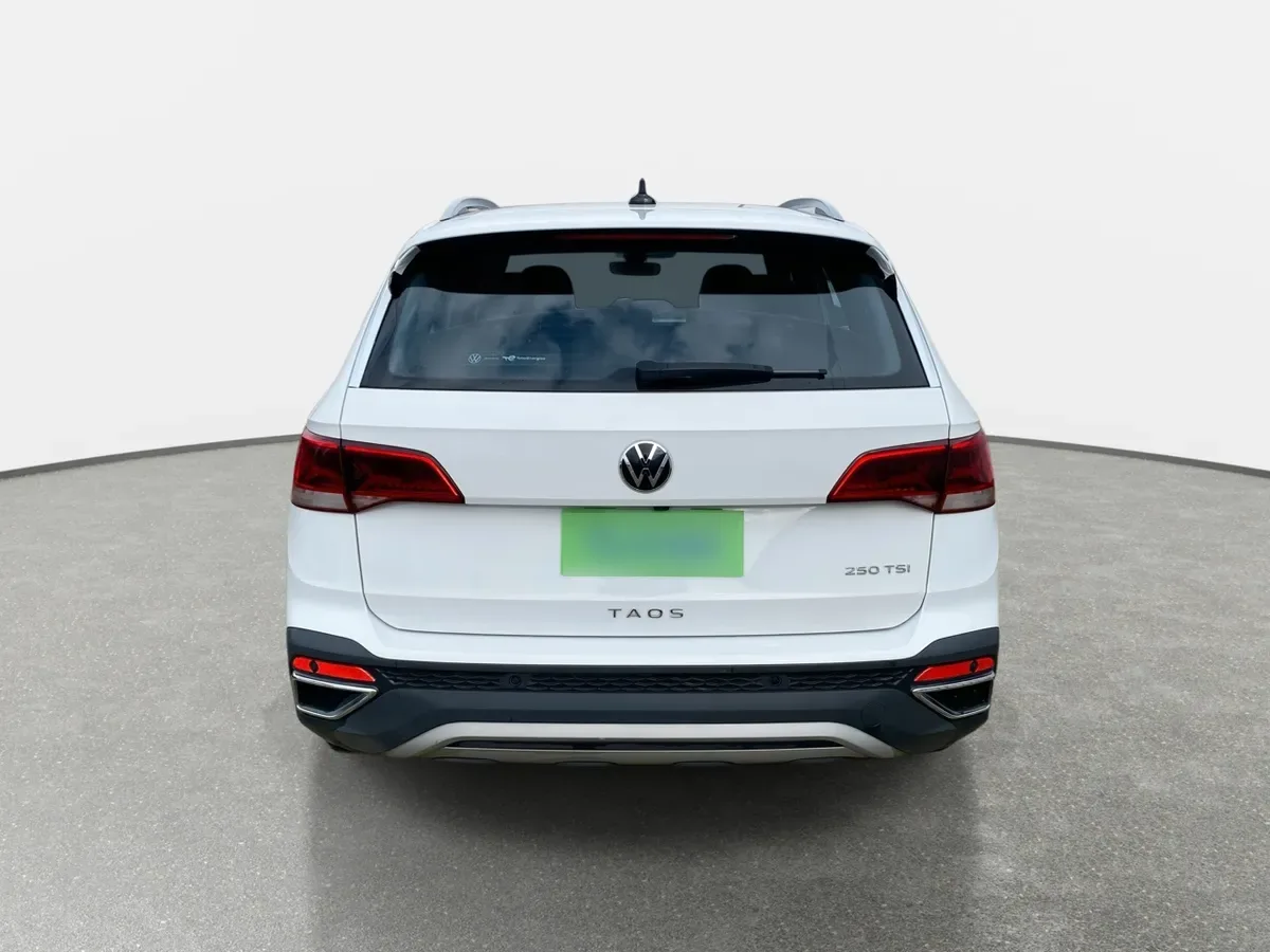 Volkswagen Taos 1.4 Tsi Highline 4x2 At 5p año 2024