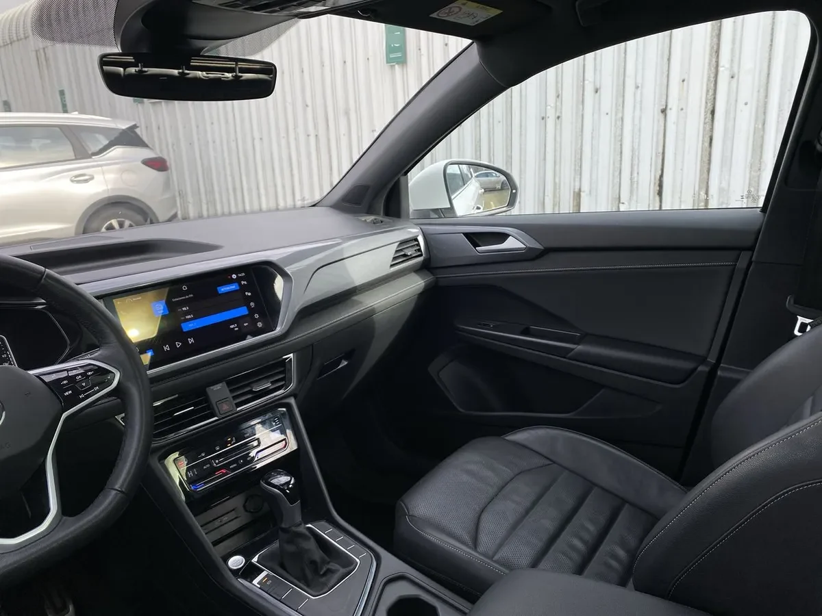 Volkswagen Taos 1.4 Tsi Highline 4x2 At 5p año 2024