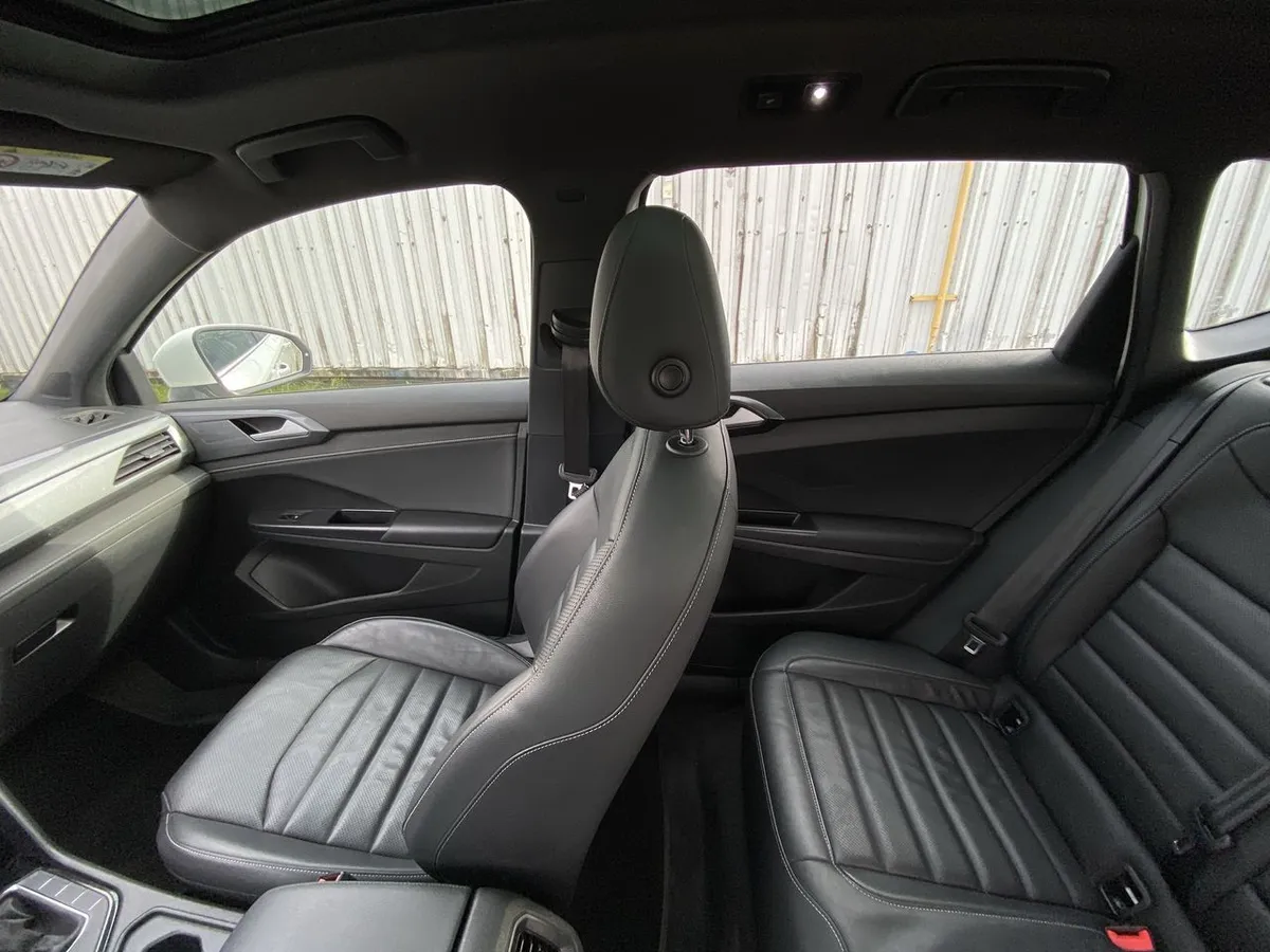 Volkswagen Taos 1.4 Tsi Highline 4x2 At 5p año 2024