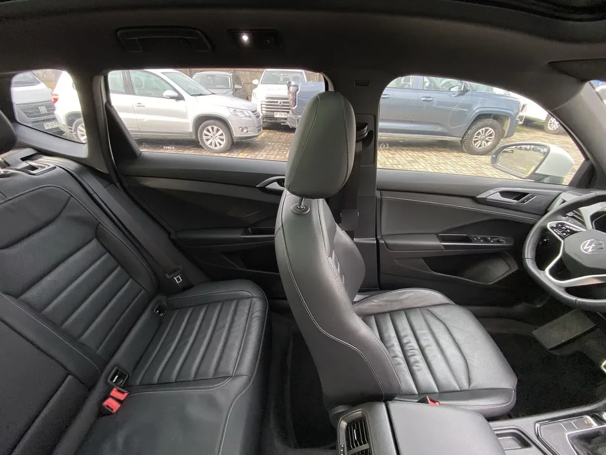 Volkswagen Taos 1.4 Tsi Highline 4x2 At 5p año 2024