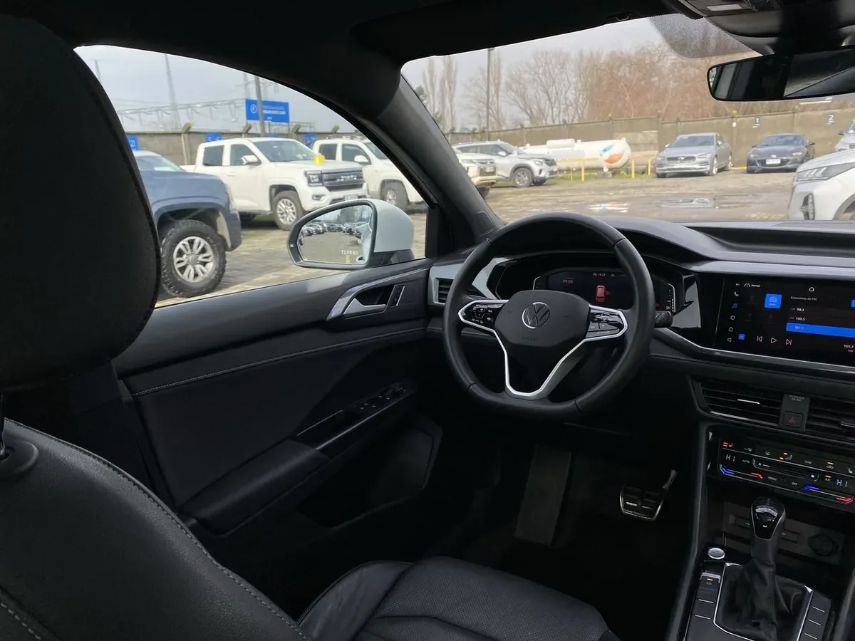 Volkswagen Taos 1.4 Tsi Highline 4x2 At 5p año 2024