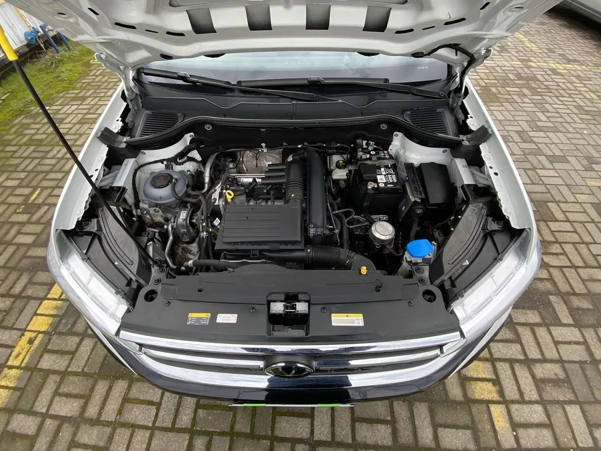 Volkswagen Taos 1.4 Tsi Highline 4x2 At 5p año 2024