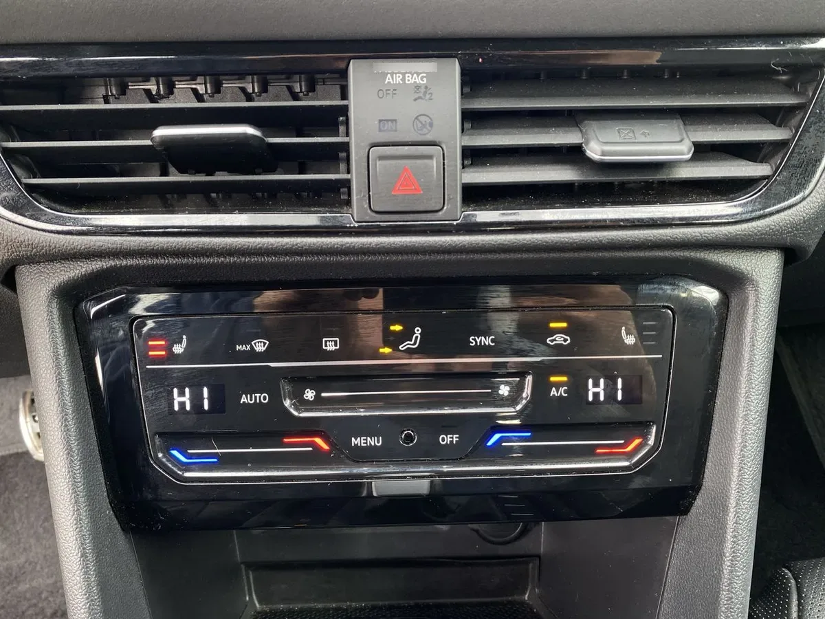 Volkswagen Taos 1.4 Tsi Highline 4x2 At 5p año 2024