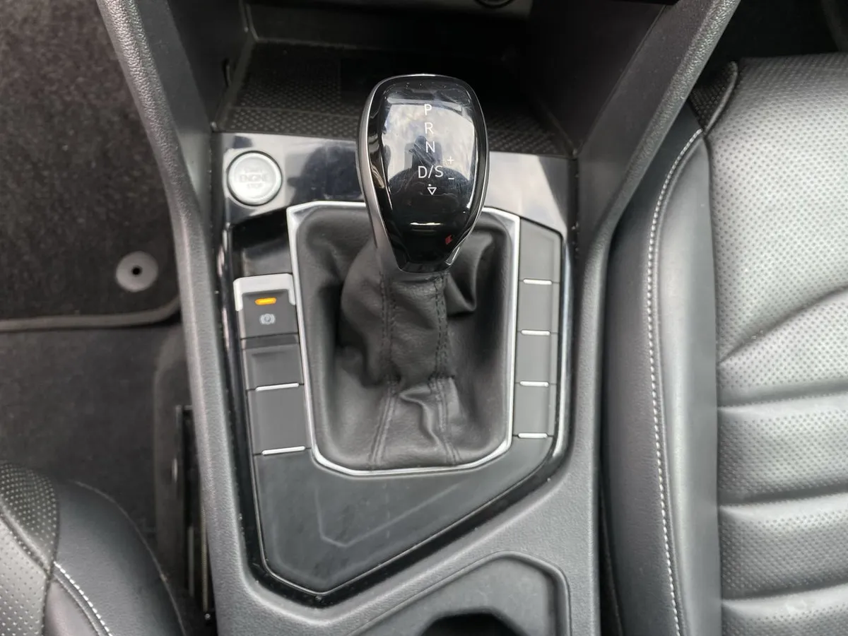 Volkswagen Taos 1.4 Tsi Highline 4x2 At 5p año 2024