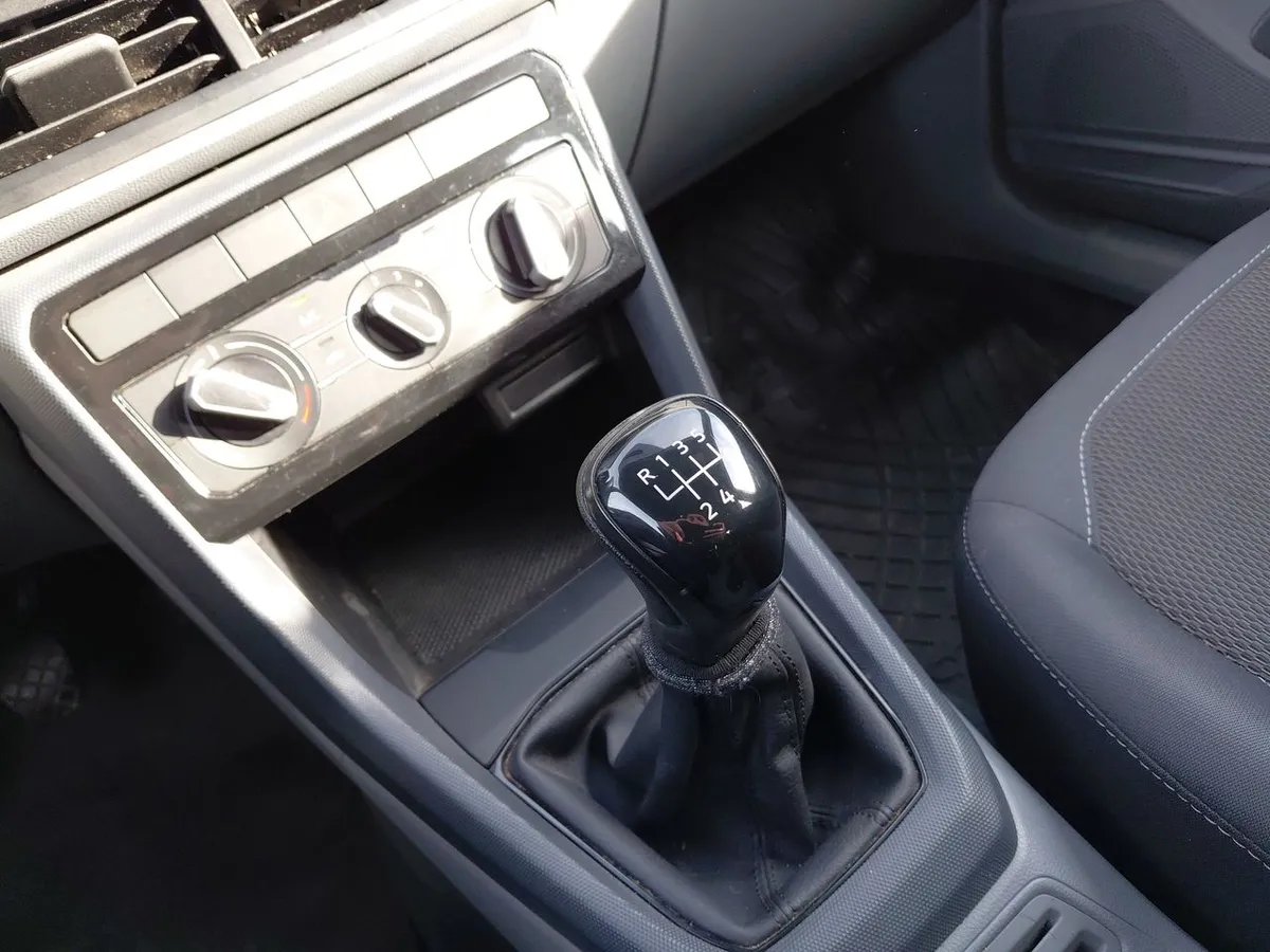 Volkswagen T-Cross 1.6 Msi Trendline 4x2 Mt5 5p año 2021
