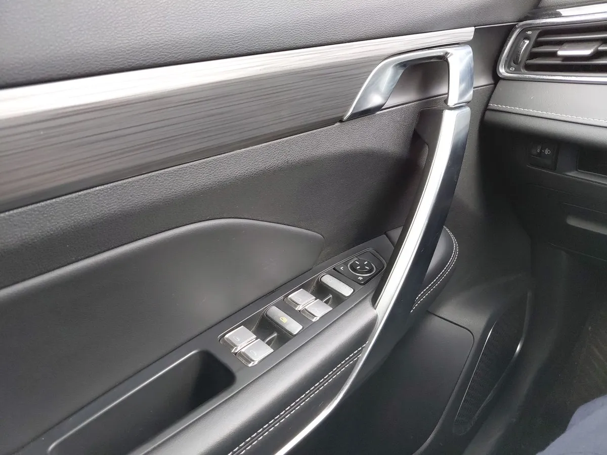 Geely Azkarra 1.5t Comfort 4x2 6at 5p año 2022