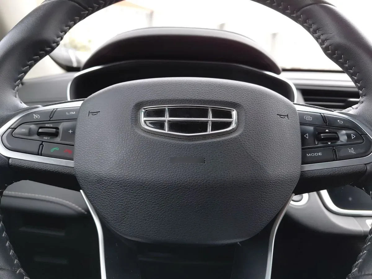Geely Azkarra 1.5t Comfort 4x2 6at 5p año 2022