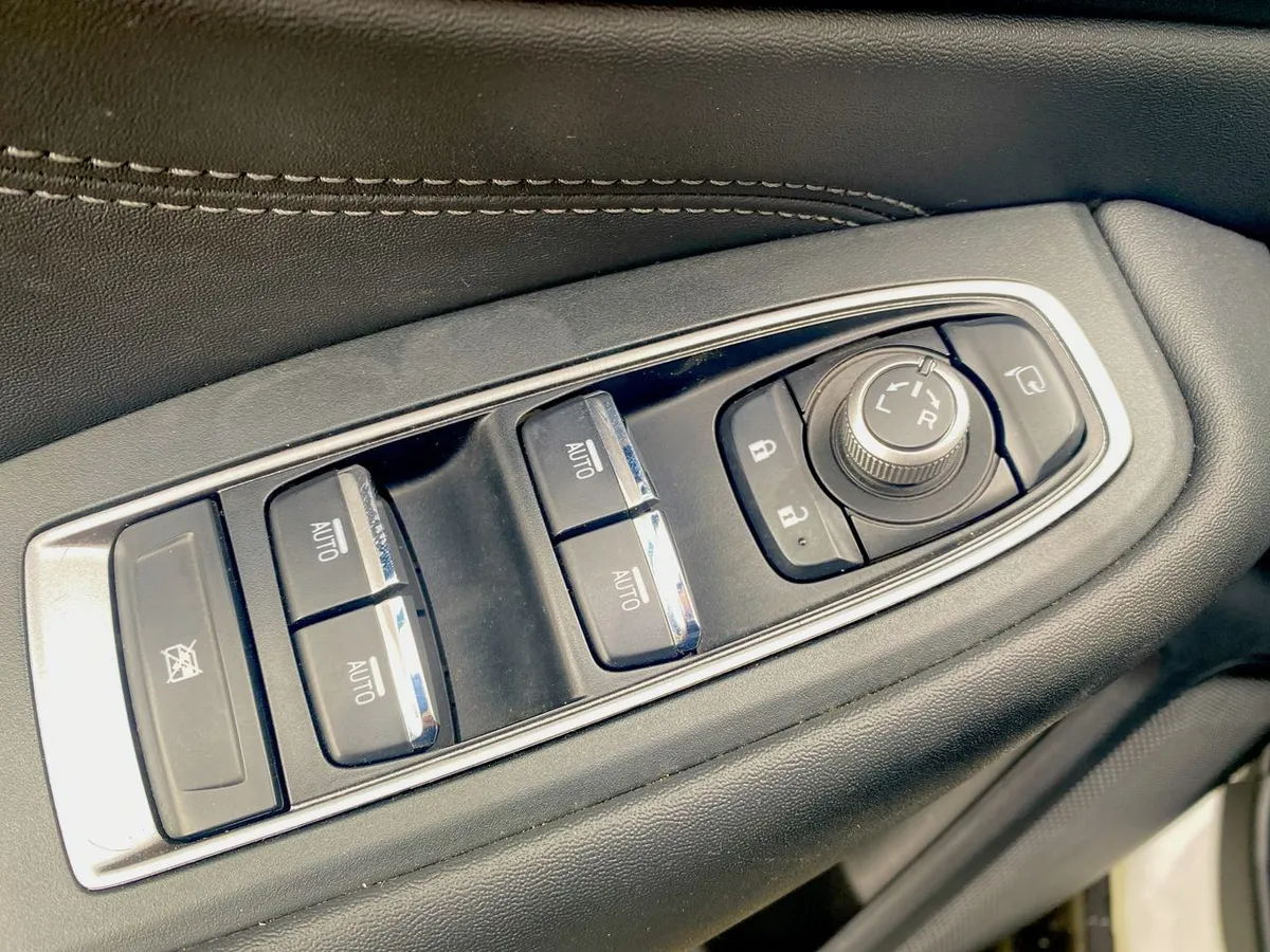 Subaru Outback 2.5i Touring Awd Cvt At 5p año 2022