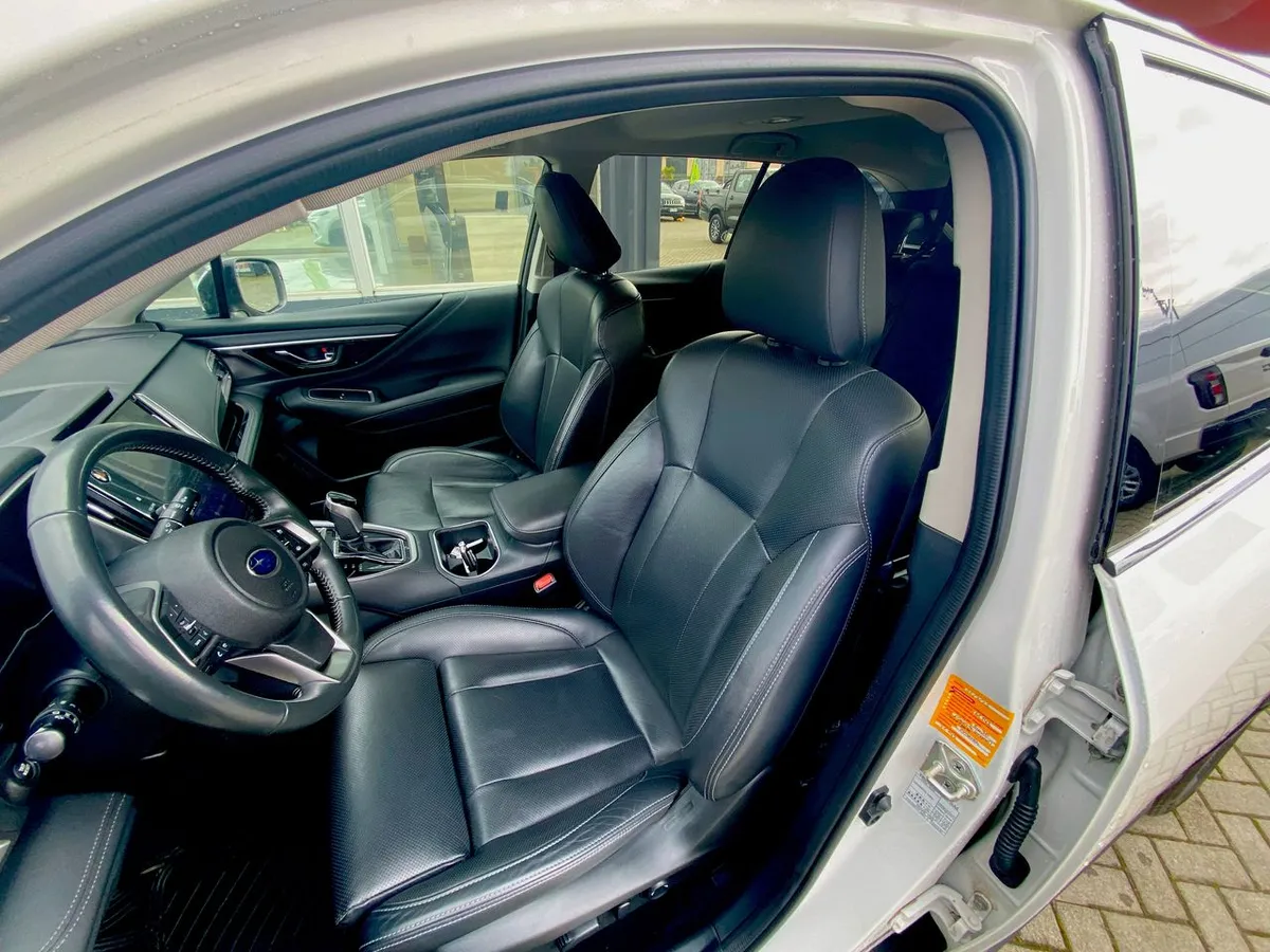 Subaru Outback 2.5i Touring Awd Cvt At 5p año 2022