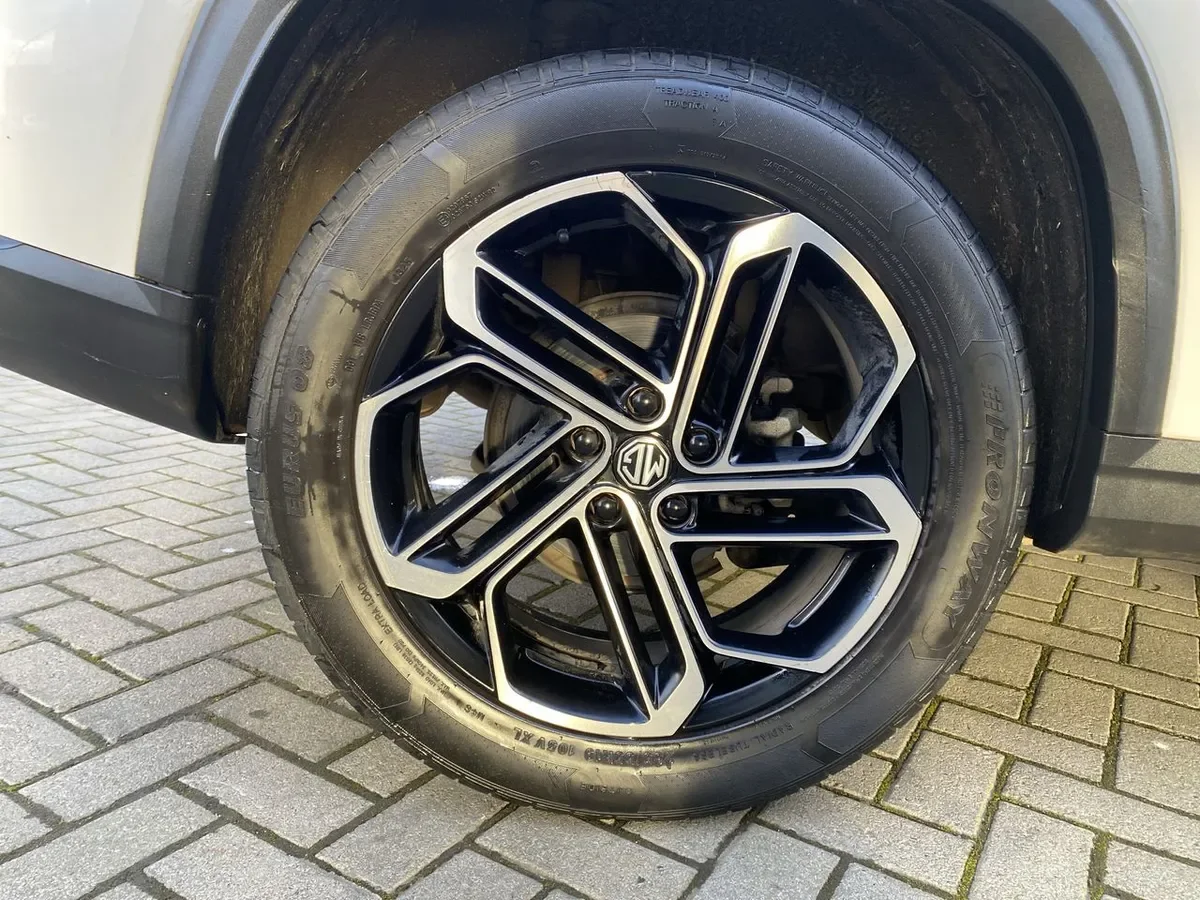 MG One 1.5t Dlx 4x2 Cvt At 5p año 2023