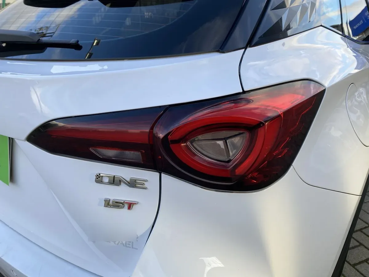 MG One 1.5t Dlx 4x2 Cvt At 5p año 2023