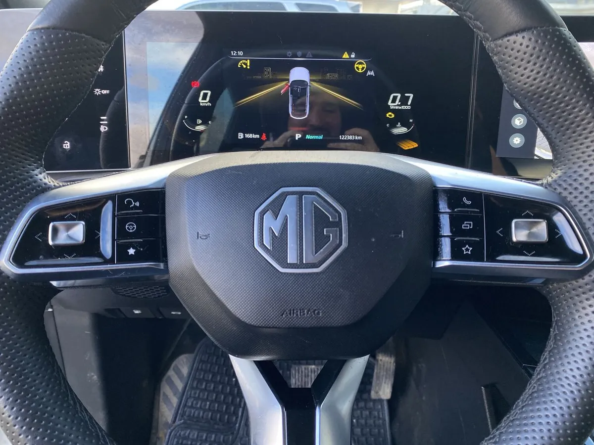MG One 1.5t Dlx 4x2 Cvt At 5p año 2023
