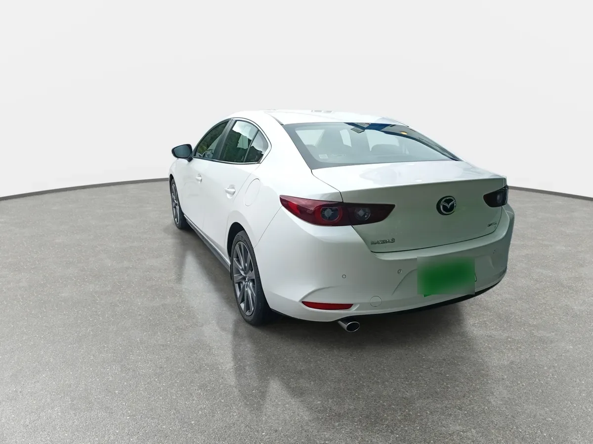 Mazda 3 2.0 V 4x2 Sdn 6at 4p año 2023