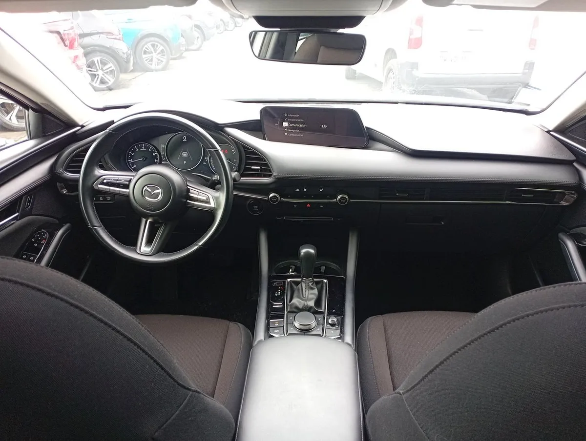 Mazda 3 2.0 V 4x2 Sdn 6at 4p año 2023