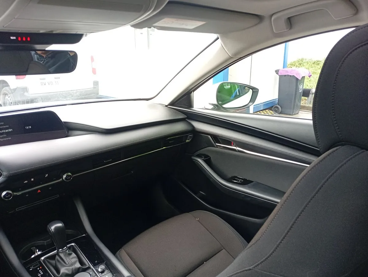 Mazda 3 2.0 V 4x2 Sdn 6at 4p año 2023