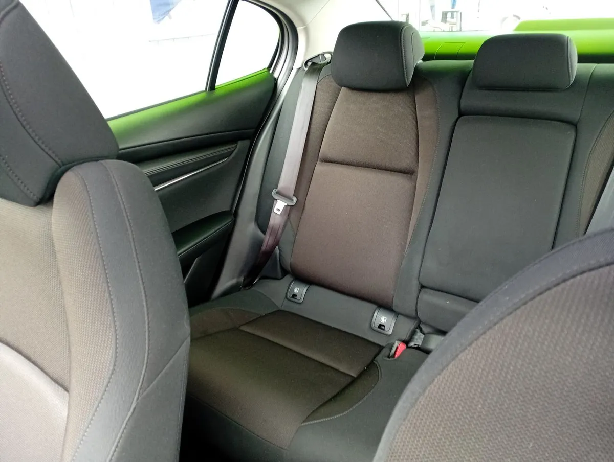 Mazda 3 2.0 V 4x2 Sdn 6at 4p año 2023