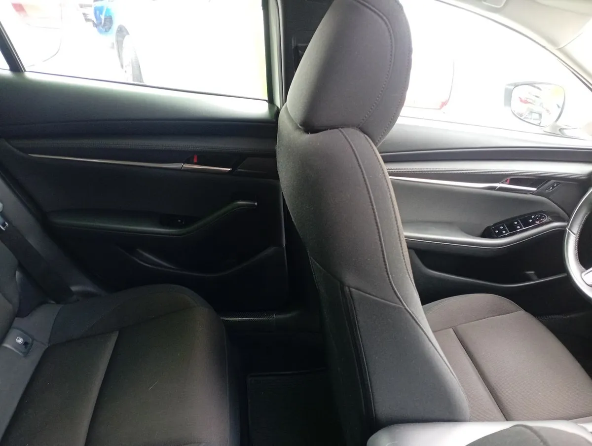 Mazda 3 2.0 V 4x2 Sdn 6at 4p año 2023