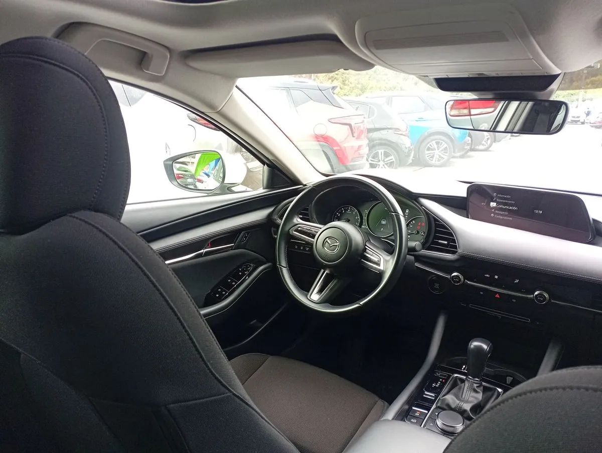 Mazda 3 2.0 V 4x2 Sdn 6at 4p año 2023