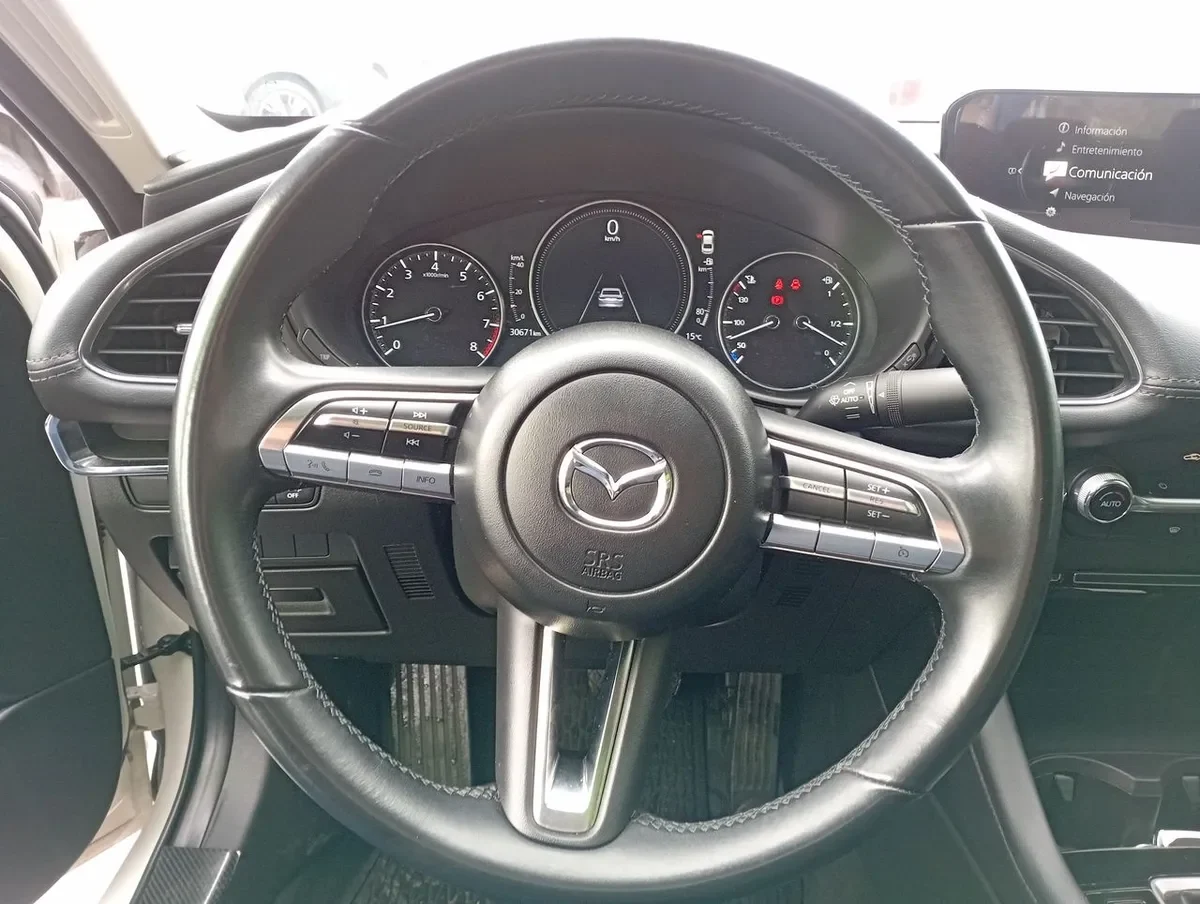 Mazda 3 2.0 V 4x2 Sdn 6at 4p año 2023